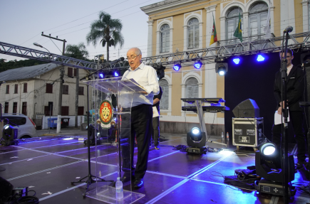 ANTÔNIO PRADO EM FESTA