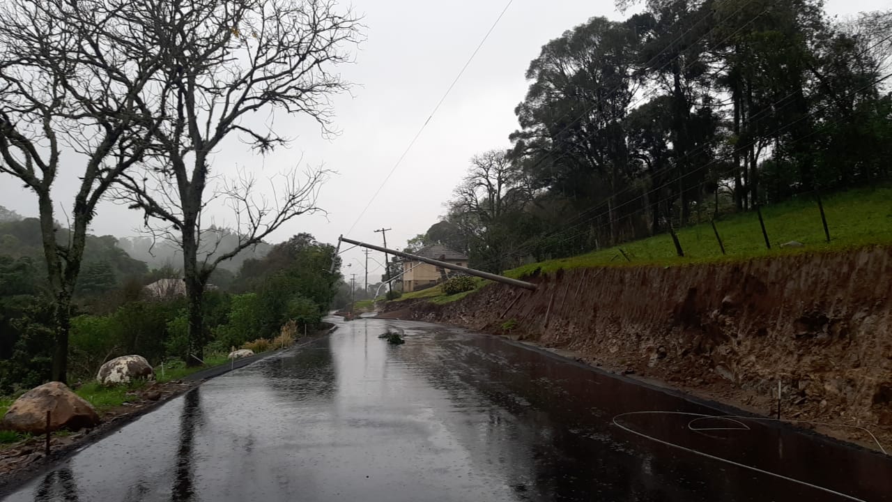 Chuvas causam transtornos e geram preocupação nesta segunda-feira 