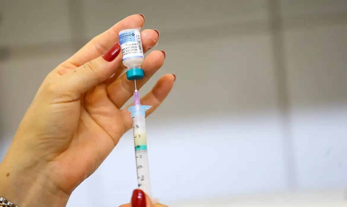 Estado iniciará em julho distribuição de nova vacina que protege contra pneumonia e meningite