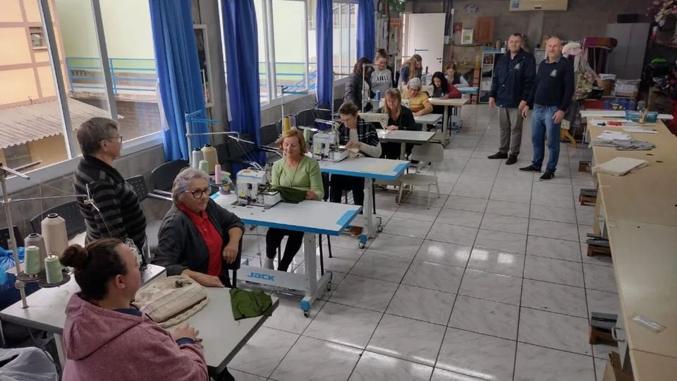 Iniciou mais um curso de corte e costura na ONG