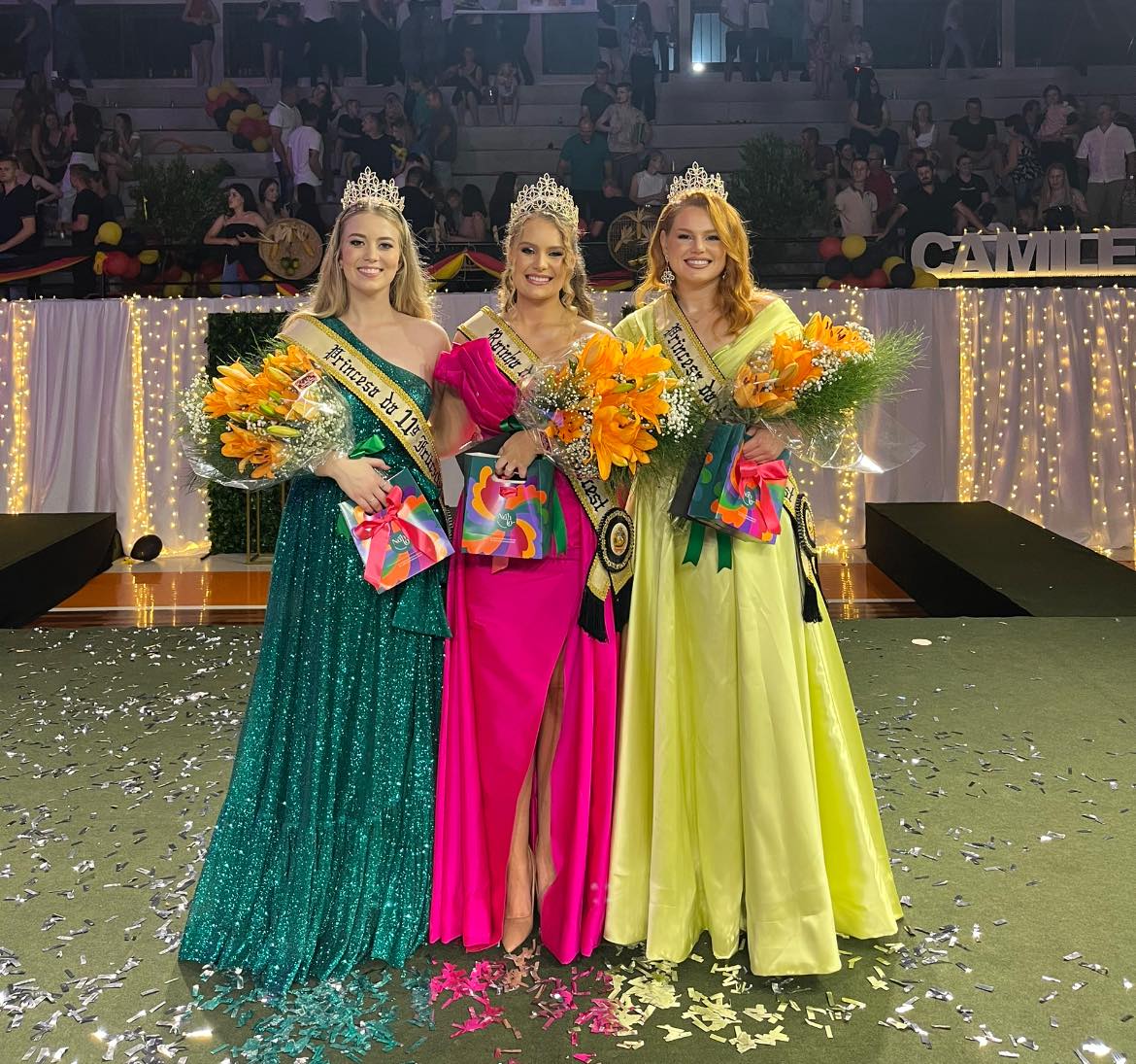 Sabrina Altenhofen Dahmer, Katyele Kuhn e Camile Fernanda da Silva são as soberanas da 11ª Früchtefest