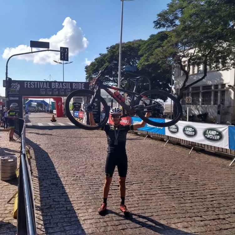 Parceria bicicleta e ciclista que deu certo (Foto: Arquivo pessoal)
