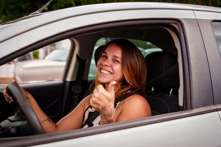 Mais de 323 mil motoristas já tiveram CNH renovada automaticamente