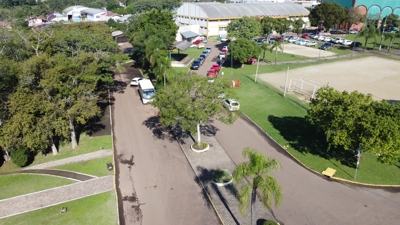 Inicia a locação de espaços para empresas e agricultores de fora 