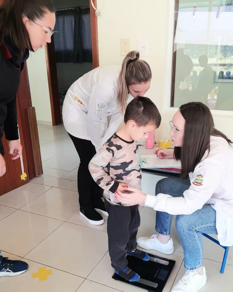 Bom Princípio - Nutricionistas Monique Juchem e Niviane Zimmer – que fizeram as avaliações