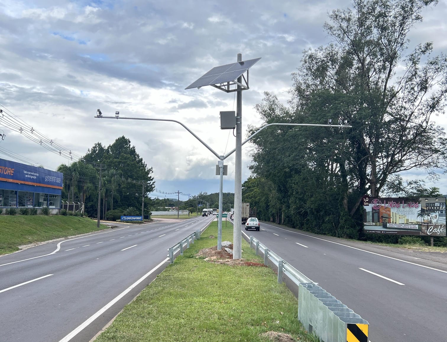 Câmeras instaladas sobre rodovias não aplicam multas