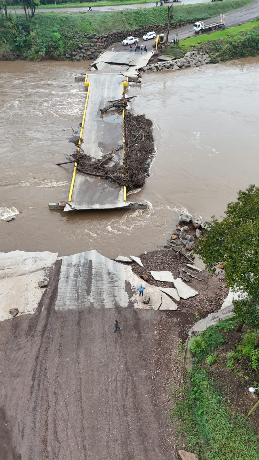 Após destruição das cabeceiras, acessos para a Ponte da Felizcidade devem ser recuperados