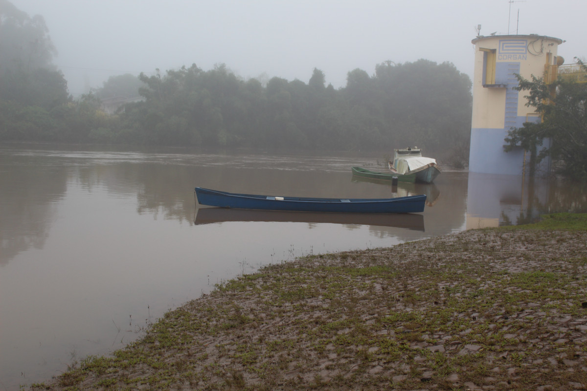 Rio Caí recua e afasta risco de cheia