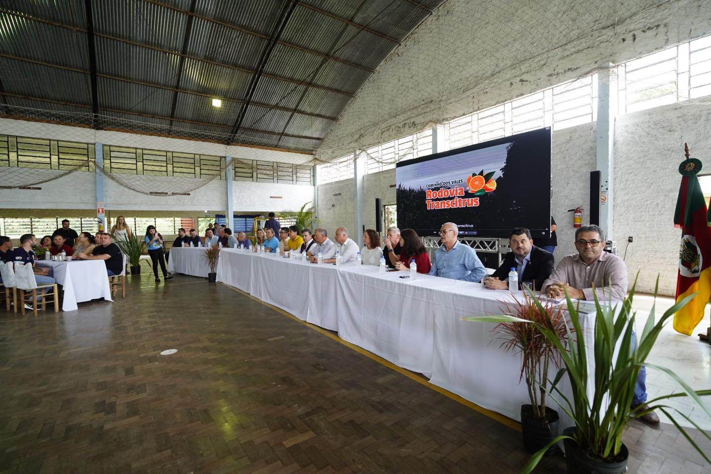 Mobilização pela Transcitrus tem reuniões em Brasília e Brochier