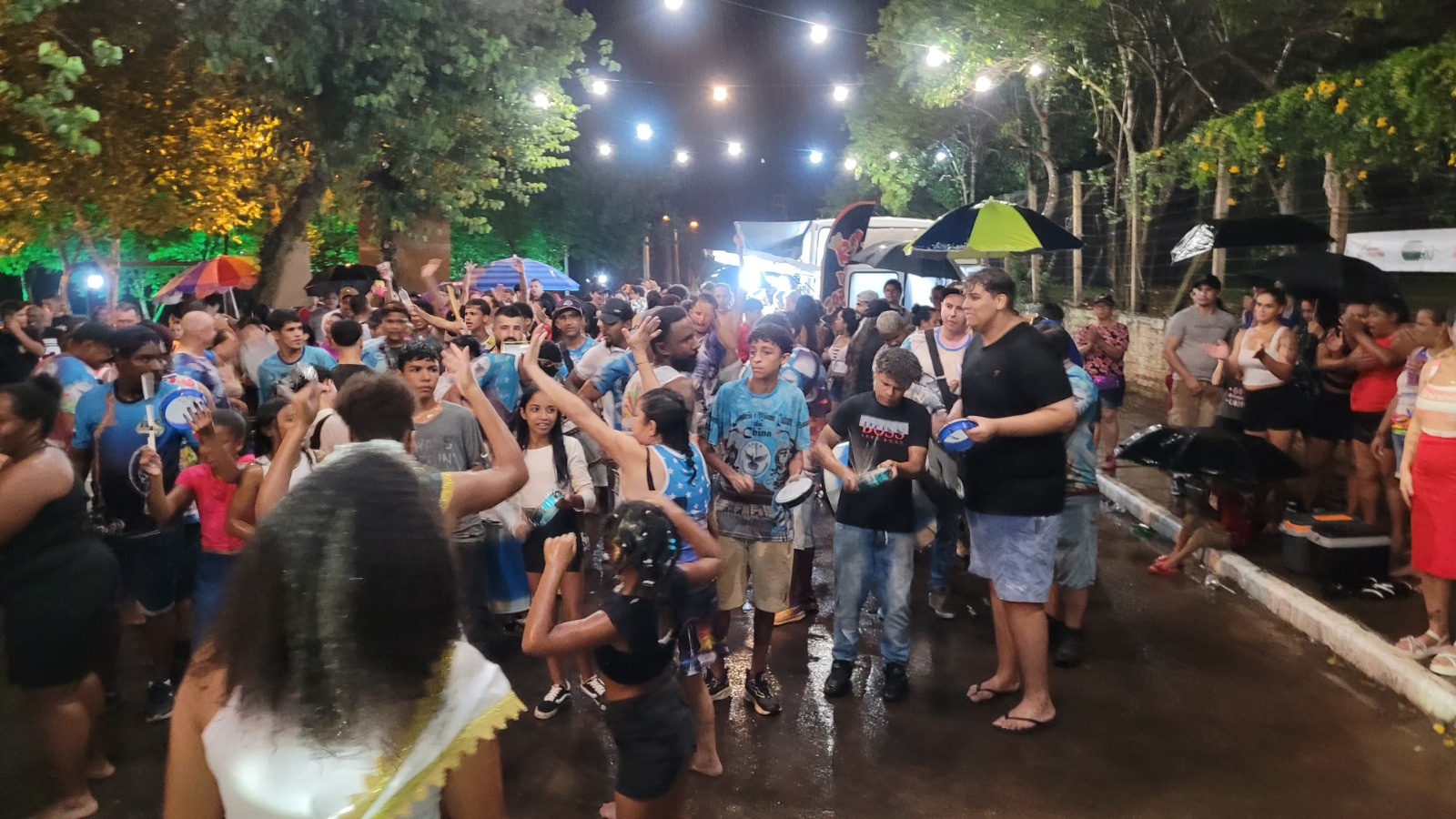 Muamba no bairro Navegantes foi debaixo de chuva 