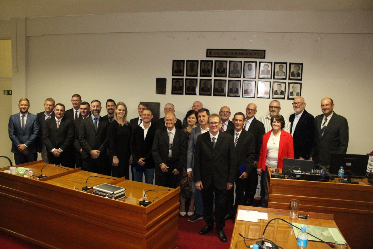 Presidentes da Câmara são homenageados com galeria no plenário 