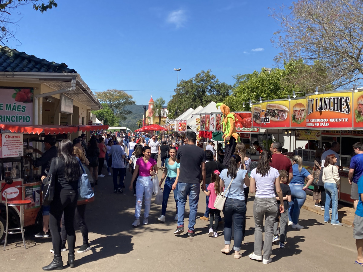 Festa do Moranguinho recebe grande público neste domingo