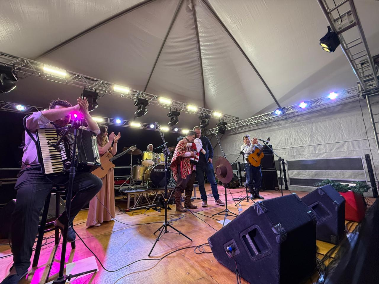 Bom Princípio abre o Natal de Sonhos e Fé com noite de encanto e emoção