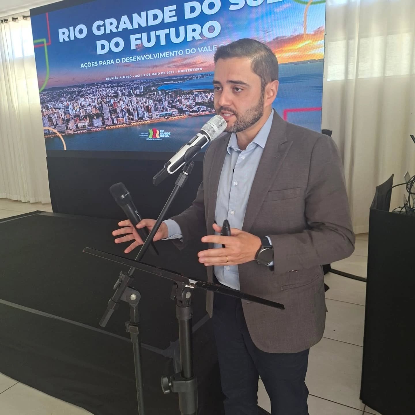 Vice-Governador apresenta reestruturação do Estado em reunião-almoço