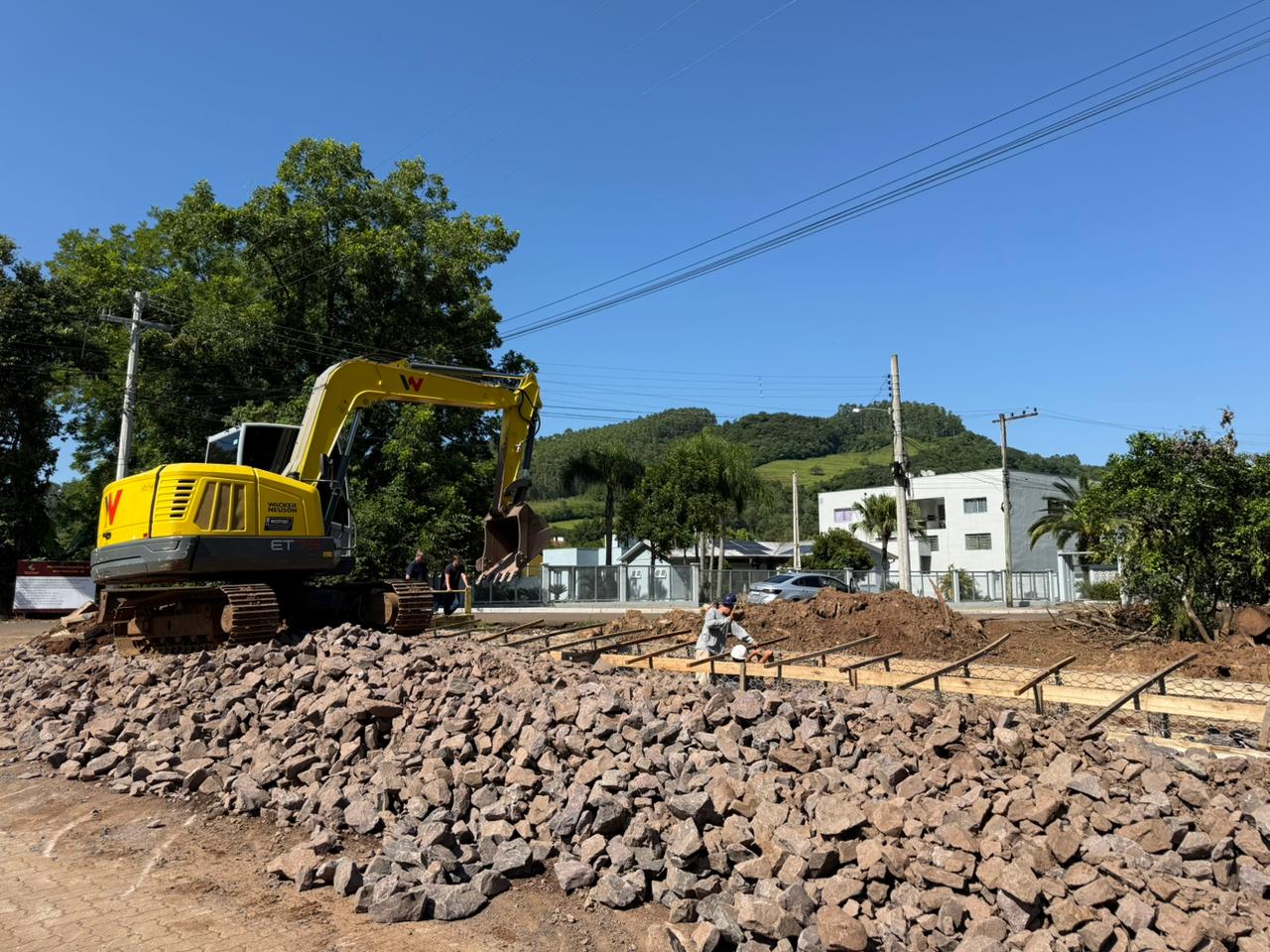 Avançam obras de infraestrutura e segurança viária em Santa Teresinha