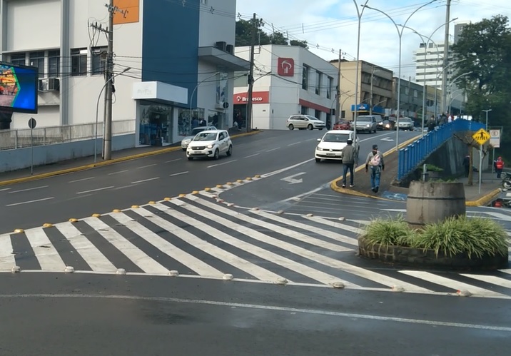 Dia dos Namorados esperança de boas vendas no comércio