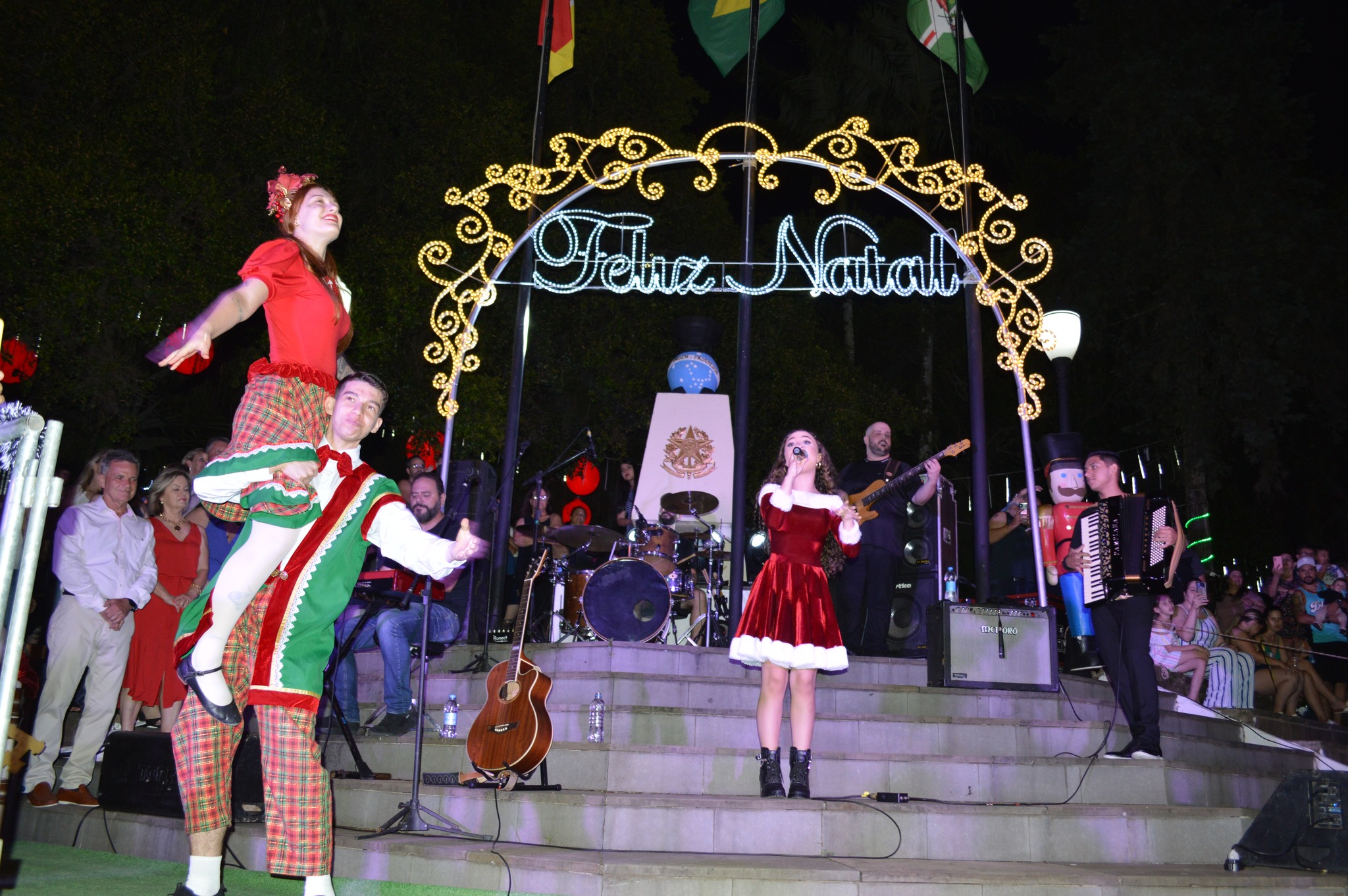 Milhares de Pessoas lotam o Luzes do Natal