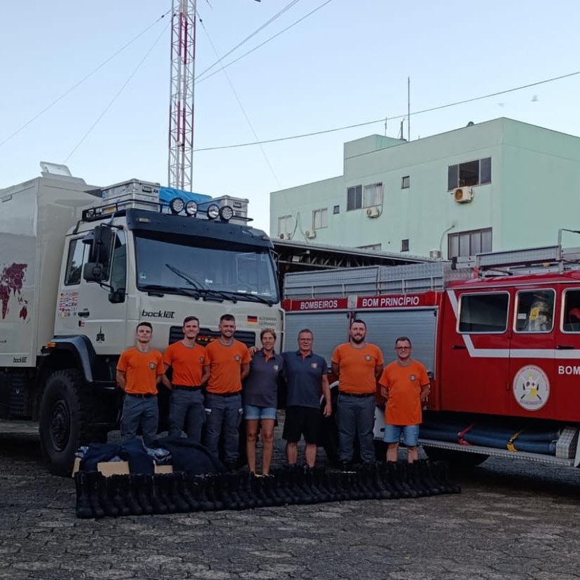 Bombeiro alemão faz doação de materiais aos bombeiros de Bom Princípio