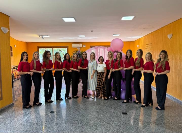 Candidatas a Soberanas da Festa do Moranguinho são apresentadas e conhecem a nova coroa