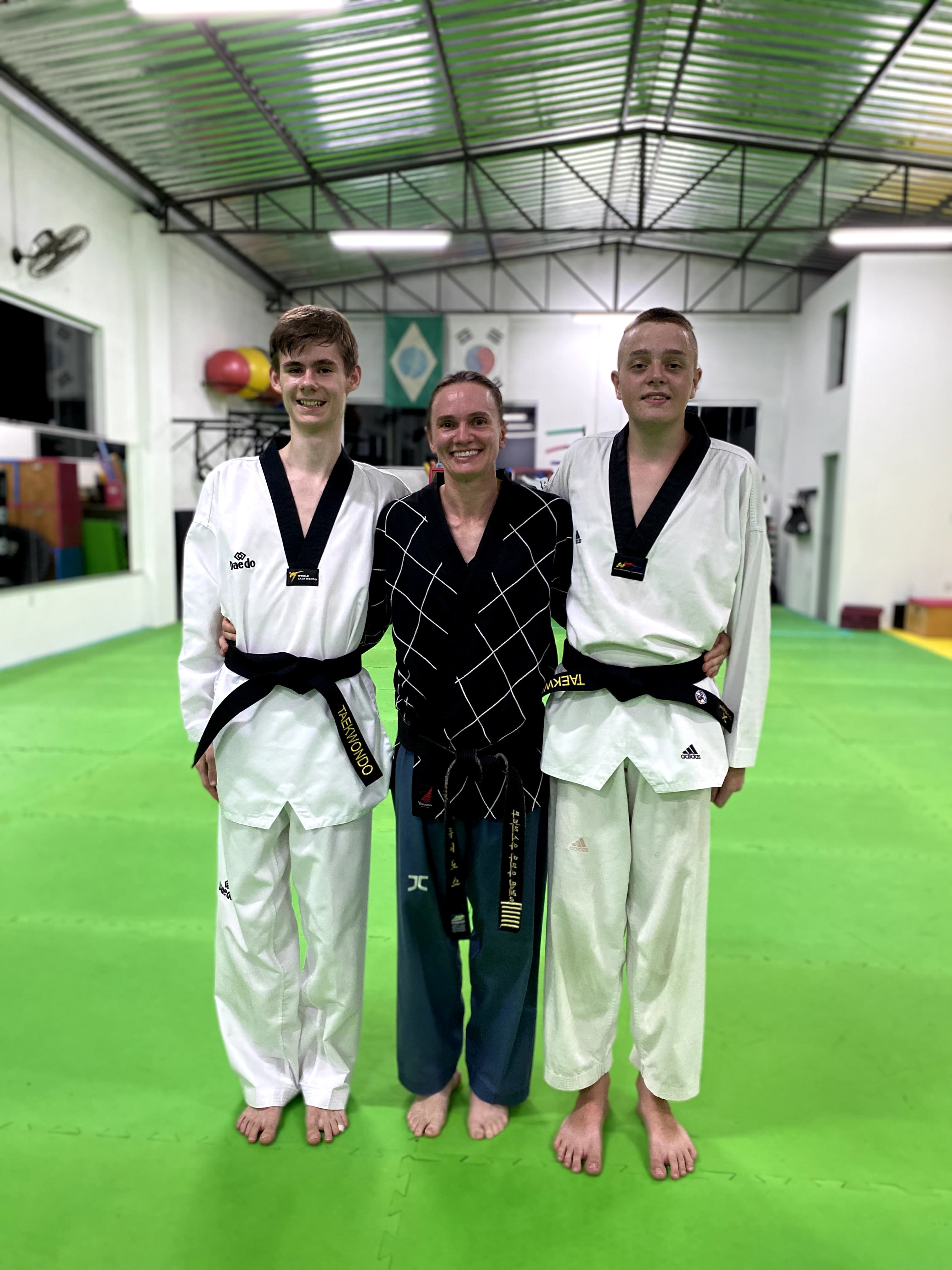 Mais dois faixas-pretas de Taekwondo formados na Jin Seon 