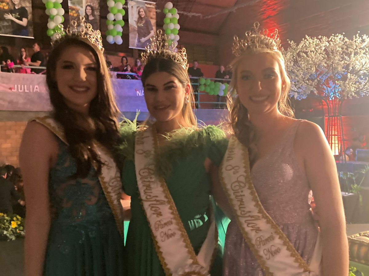 Ana Beatriz Batista Castro é a rainha , Júlia Hartmann e Thaís Wollmann são as princesas da 8ª Citrusflor