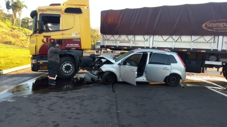 Acidente na ERS 122 deixou motorista ferida