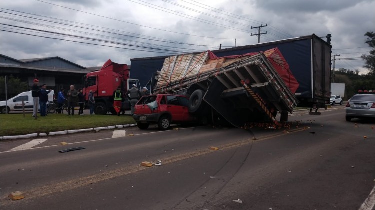 Acidente grave na avenida Bruno Cassel, em São Sebastião do Caí
