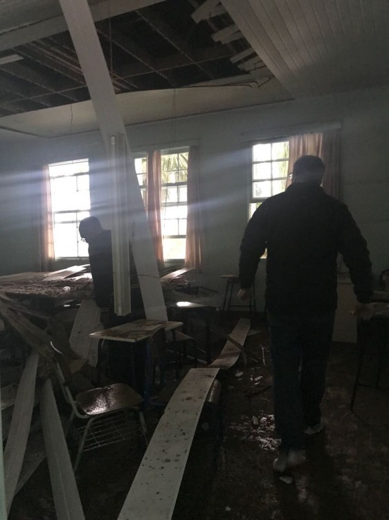 Teto desaba em escola de São Sebastião do Caí