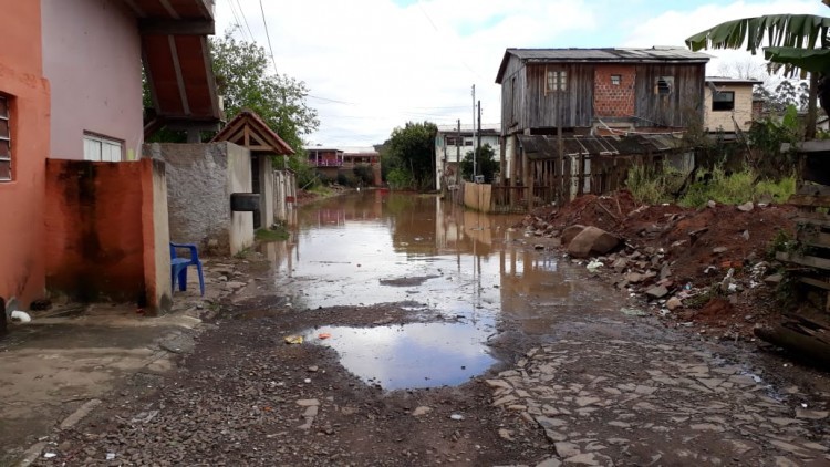 Rio Caí subiu bastante, mas não deverá ter enchente