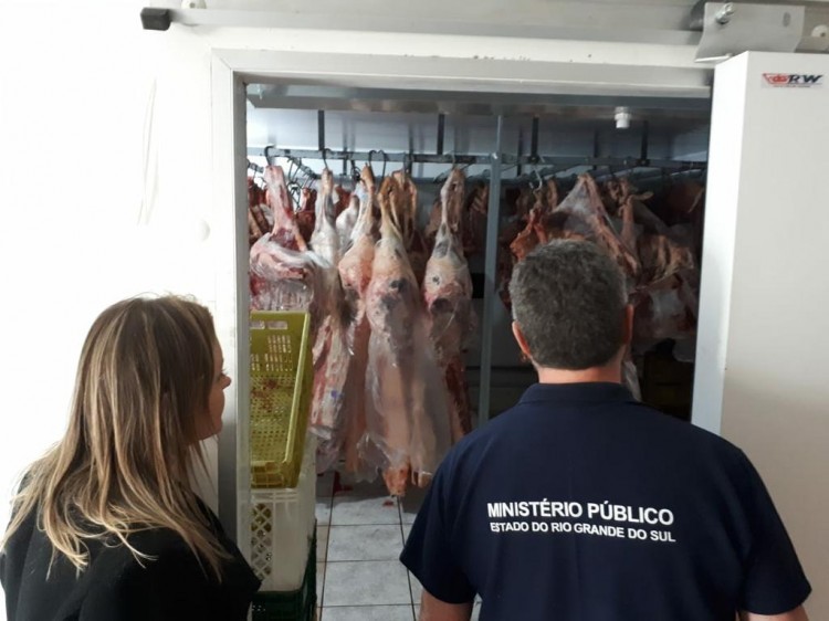 Operação prende comerciante e fecha mercado em São Sebastião do Caí