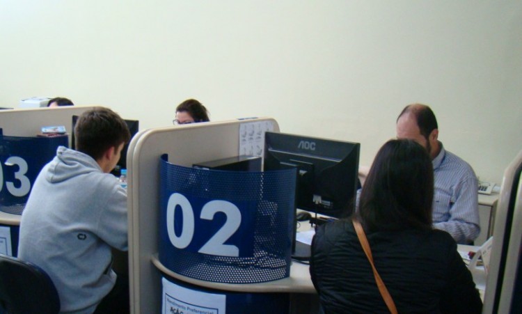Agências FGTAS/Sine oferecem mais de 3,1 mil vagas de trabalho
