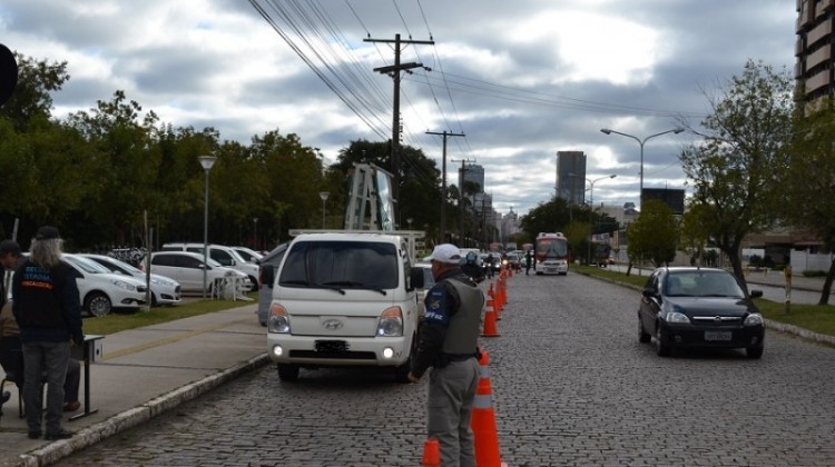 Mais de 128 mil veículos seguem circulando com o IPVA 2018 atrasado