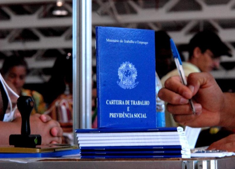 Cerca de 8,8 milhões de cotistas com menos de 60 anos sacaram o PIS