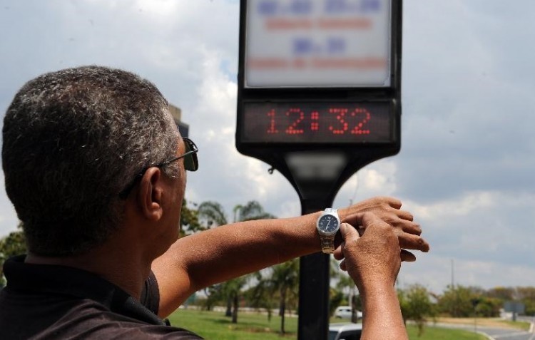 Governo decide manter começo do horário de verão em 04 de novembro
