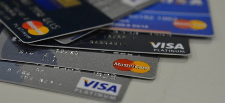 Bancos poderão acelerar redução do limite do cartão de crédito