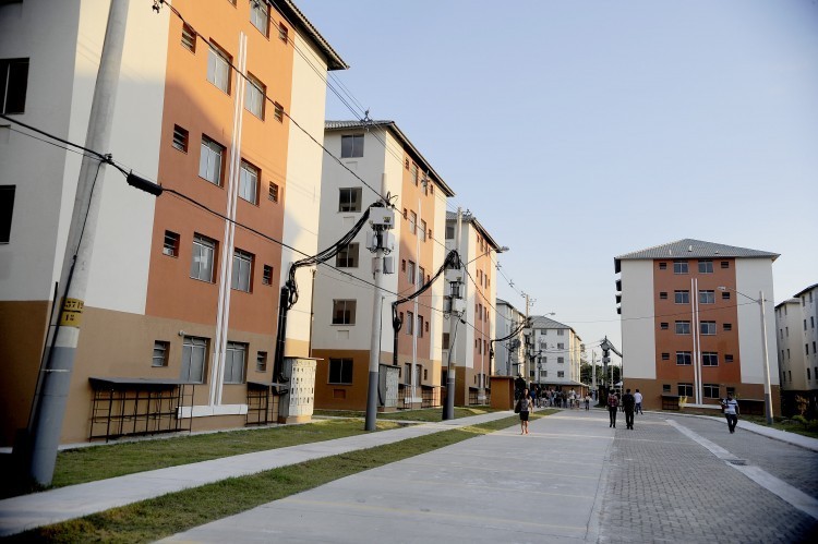 Caixa suspende Minha Casa, Minha Vida para faixa intermediária