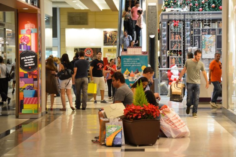 Pesquisa mostra como trabalhadores usarão o 13º salário
