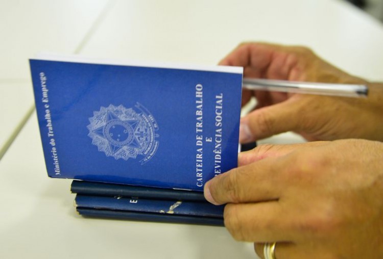 Correios iniciam projeto-piloto para emissão de carteiras de trabalho