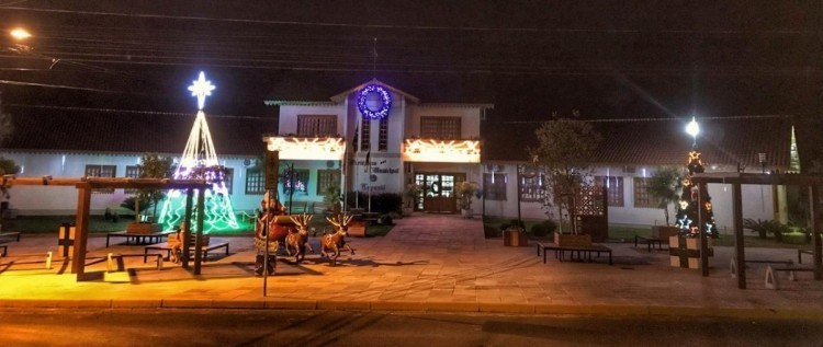 Largo da Prefeitura e projeto de trânsito moderado serão inaugurados na sexta-feira