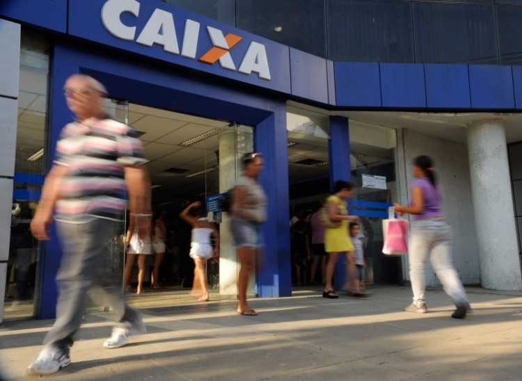 Prazo de saque do abono salarial 2016 termina nesta semana