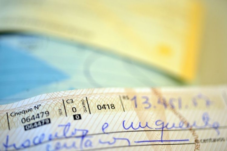 Devedor do cheque especial migra para modalidades de custo mais baixo