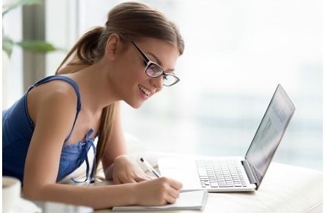 Bancos oferecem cursos online gratuitos para clientes e não clientes