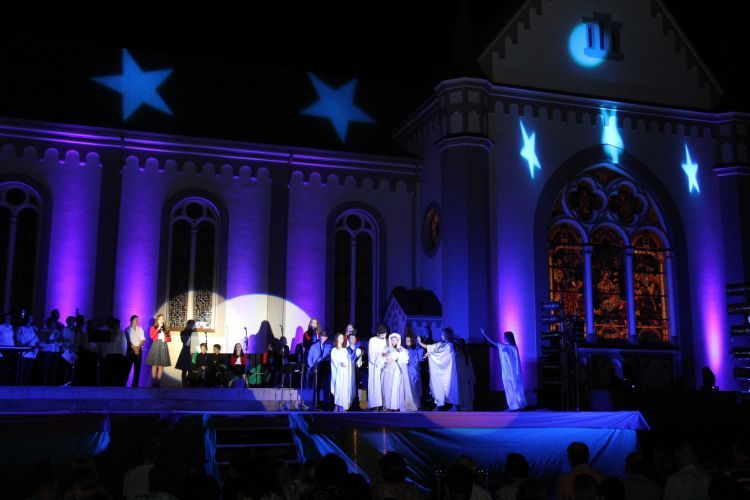 Natal Divina Luz: espetáculo para os munícipes de Tupandi