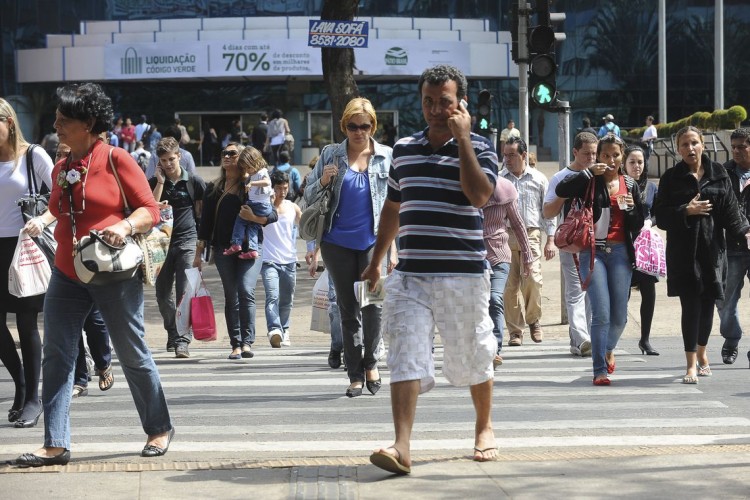 Taxa de desemprego sobe e fica em 12,4%