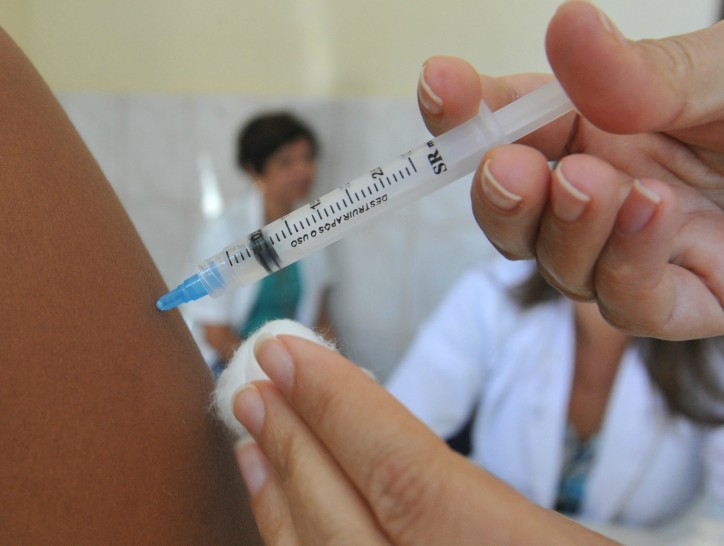 Nova etapa de vacinação contra gripe começa nesta segunda e inclui forças de segurança e salvamento