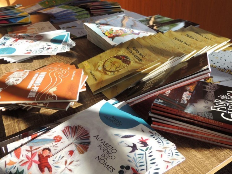 Feira do Livro de Bom Princípio envolve estudantes