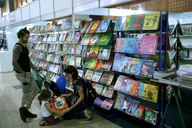 Livreiros discutem modelo de negócio ajustado aos novos tempos