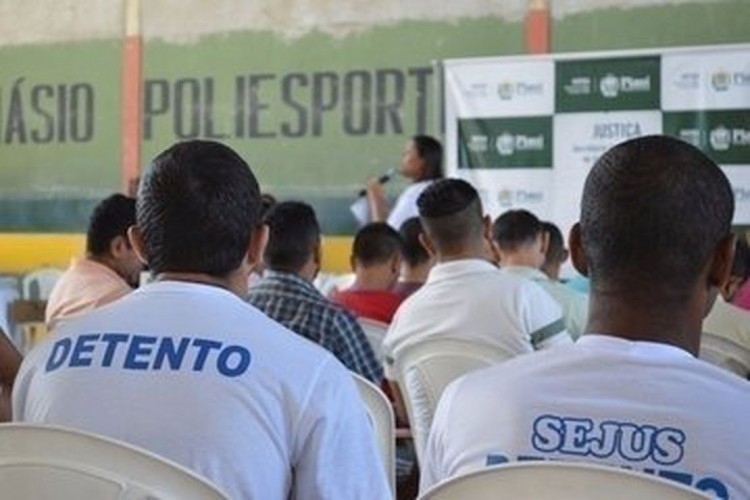 Cerca de 98 mil pessoas privadas de liberdade fazem o Encceja 2019