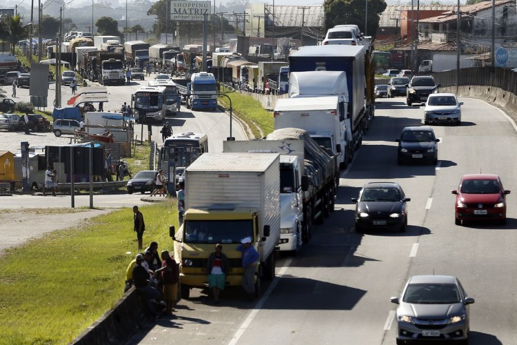 Caixa oferece crédito a caminhoneiros e juros podem ser de 2,29%