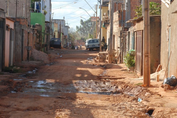 Extrema pobreza e desigualdade crescem há 4 anos, revela pesquisa